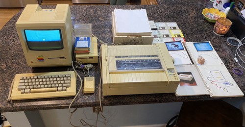 1984 apple macintosh - 1984,