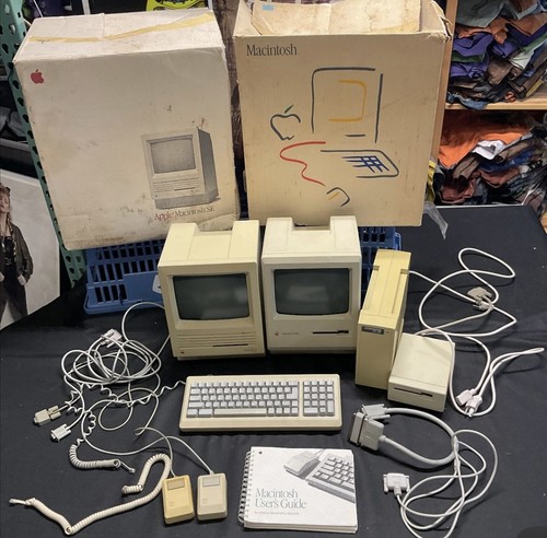 Vintage apple macintosh plus - macintosh,