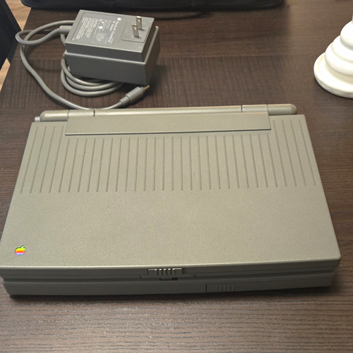 Apple macintosh powerbook 100 - macintosh,